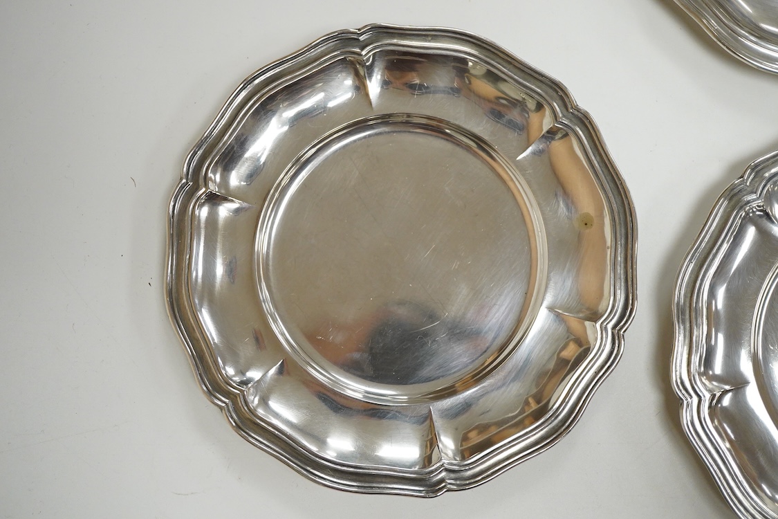 A set of six Peruvian sterling side plates or stands, 15.8cm, 21.1oz.